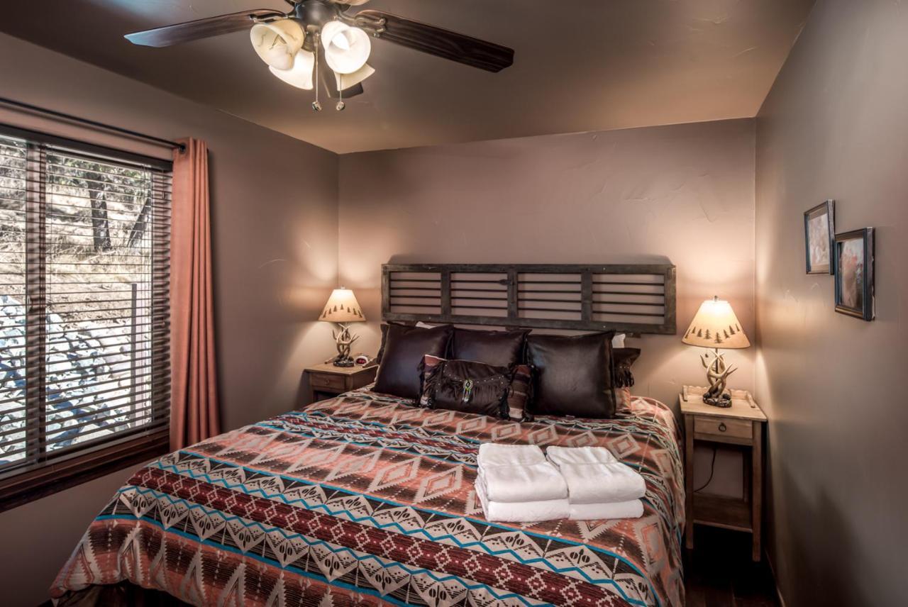 Fifth Dimension, 2 Bedrooms, Wifi, Hot Tub, Game Table, Grill, Sleeps 4 Ruidoso Eksteriør bilde